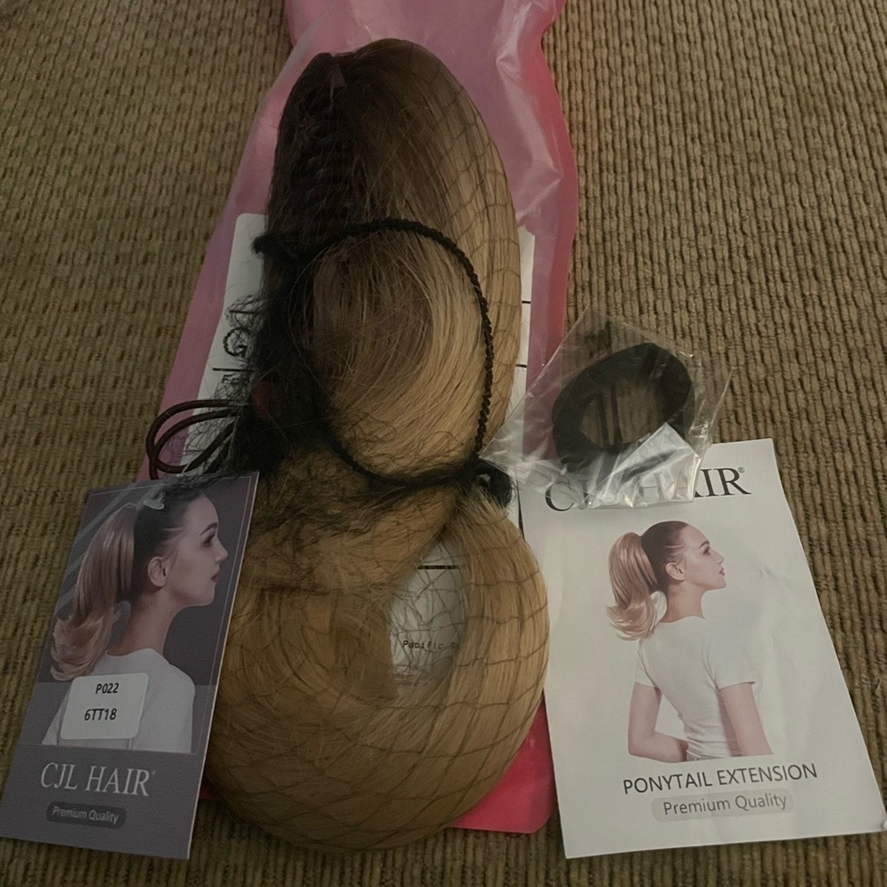 Women Comb Clip in Hair Piece Hair Extension Hair 12" synthetic Ombré Blonde